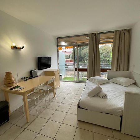 06U - Beautiful Studio In Residence - Swimming Pool And Tennis Court Saint-Laurent-du-Var Esterno foto