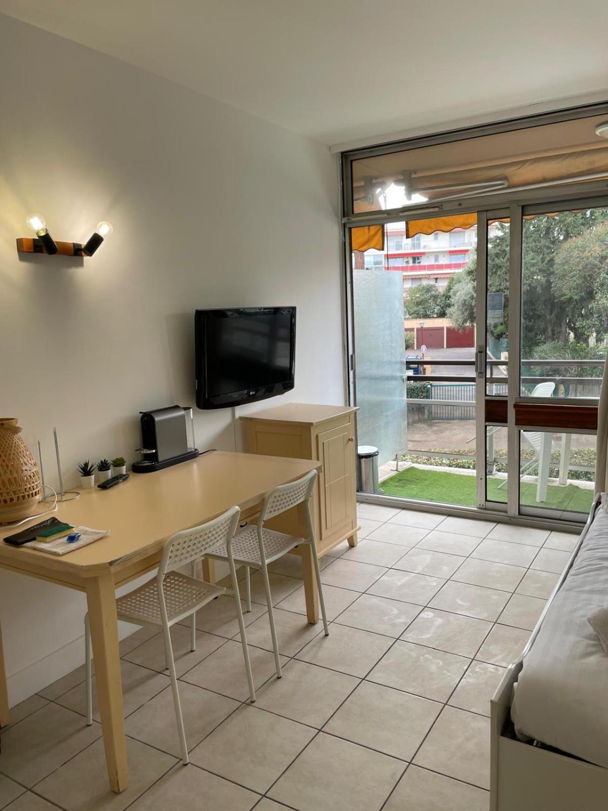 06U - Beautiful Studio In Residence - Swimming Pool And Tennis Court Saint-Laurent-du-Var Esterno foto